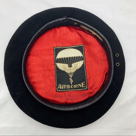 Vintage Accessories - Vintage black wool military beret red lining small